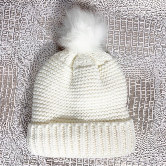 no brand Accessories - Women’s‎ Pom Pom Cream Hat